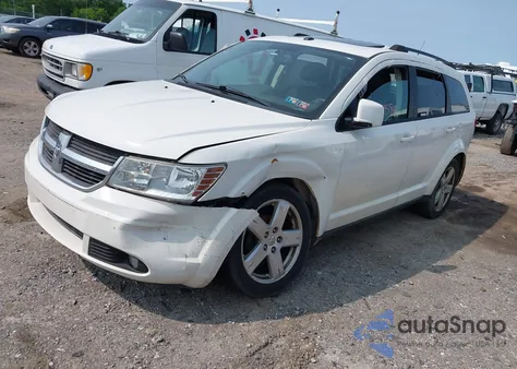 2010 Dodge Journey Sxt z USA, uszkodzony, nr VIN 3D4PH5FV2AT108165